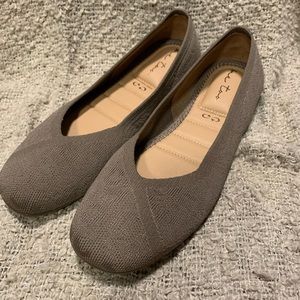 Me Too Leopard Flats size 9